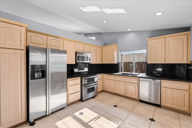 Detail Gallery Image 10 of 41 For 29915 Camino Cristal, Menifee,  CA 92584 - 3 Beds | 2 Baths