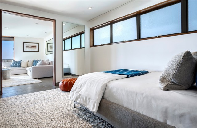 Detail Gallery Image 29 of 45 For 732 the Strand, Hermosa Beach,  CA 90254 - 3 Beds | 3/1 Baths