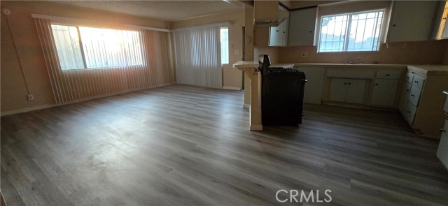 Detail Gallery Image 4 of 20 For 3856 W 113th #1,  Inglewood,  CA 90303 - 3 Beds | 2/1 Baths