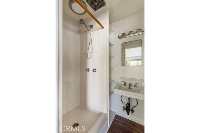 808 El Redondo Avenue, Redondo Beach CA: https://media.crmls.org/medias/d69b2fb3-99e7-4e2e-ac9c-b80cbefa7871.jpg