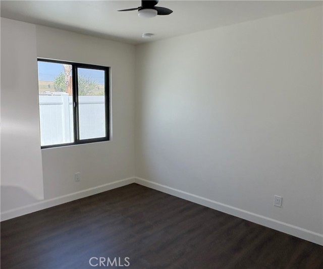 15356 Merrill Avenue, Fontana CA: https://media.crmls.org/medias/d69b646f-e8df-4df5-ac45-4c44a2e306ce.jpg