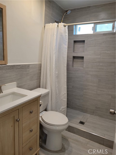 Detail Gallery Image 5 of 5 For 17728 Willard St a,  Reseda,  CA 91335 - 1 Beds | 1 Baths