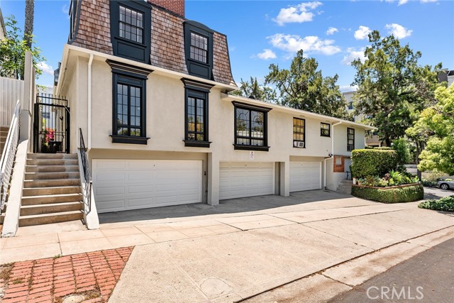 11053 Strathmore Drive, Westwood - Century City CA: https://media.crmls.org/medias/d69c9c5e-30ac-4eb6-8f98-dca00358b3f4.jpg