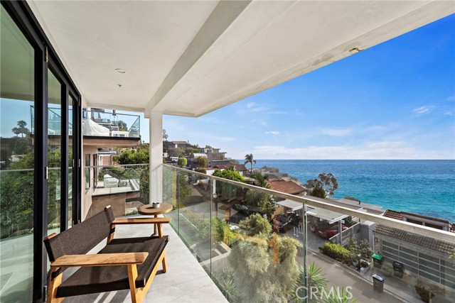 Detail Gallery Image 17 of 28 For 2545 Juanita Way, Laguna Beach,  CA 92651 - 4 Beds | 4 Baths