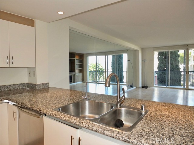 Detail Gallery Image 18 of 46 For 850 E Ocean Bld #203,  Long Beach,  CA 90802 - 2 Beds | 2 Baths