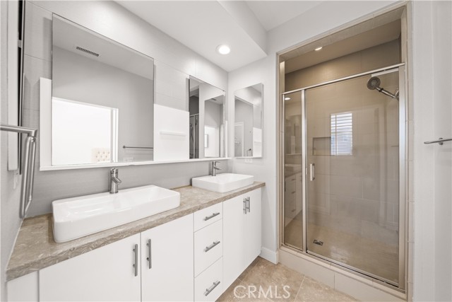 9 Compass Court, Aliso Viejo CA: https://media.crmls.org/medias/d69cf2db-1e1d-4b3e-9cca-fb9dd956cb19.jpg