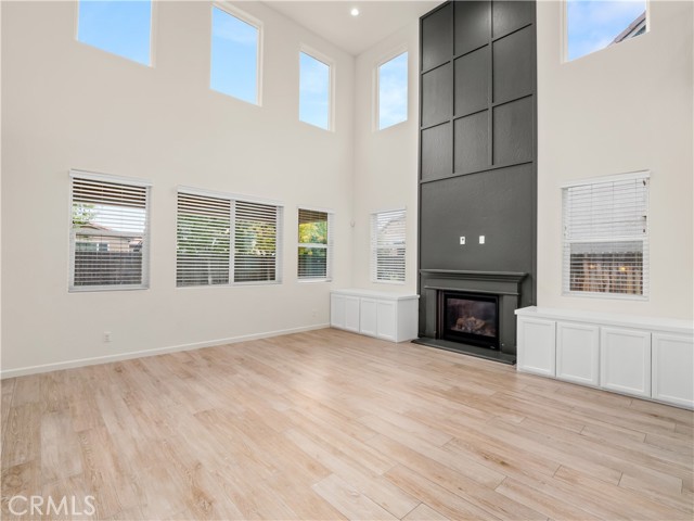 Detail Gallery Image 4 of 37 For 1040 San Marino, Clovis,  CA 93619 - 4 Beds | 3 Baths