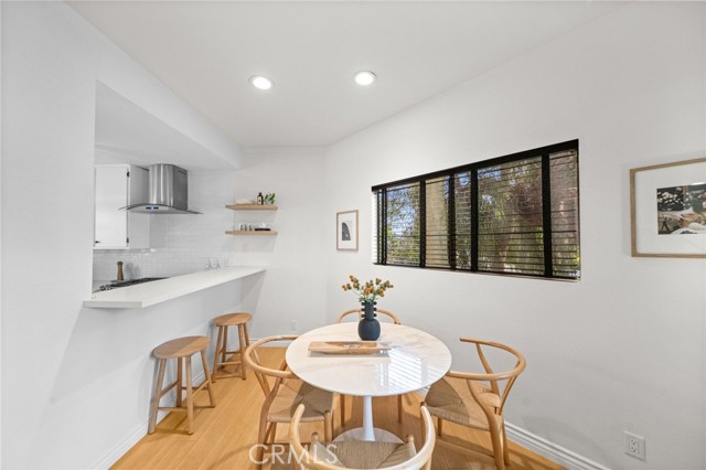 Detail Gallery Image 6 of 32 For 2500 Abbot Kinney Bld #13,  Venice,  CA 90291 - 2 Beds | 2/1 Baths