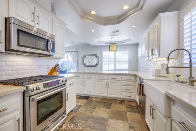 Detail Gallery Image 4 of 39 For 1581 Orange Ave, Costa Mesa,  CA 92627 - 3 Beds | 2/1 Baths