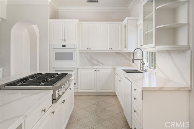 Detail Gallery Image 35 of 75 For 24711 Tiburon St, Valencia,  CA 91355 - 5 Beds | 5 Baths