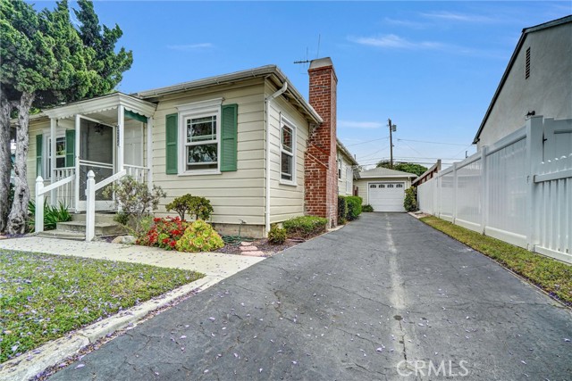 3224 Cerritos Avenue, Signal Hill CA: https://media.crmls.org/medias/d69fee70-079a-425e-a919-e2e481d8f452.jpg