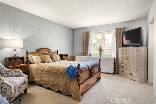 23856 Aetna Street, Woodland Hills CA: https://media.crmls.org/medias/d6a0752b-629c-40ed-8623-e59453fb8921.jpg