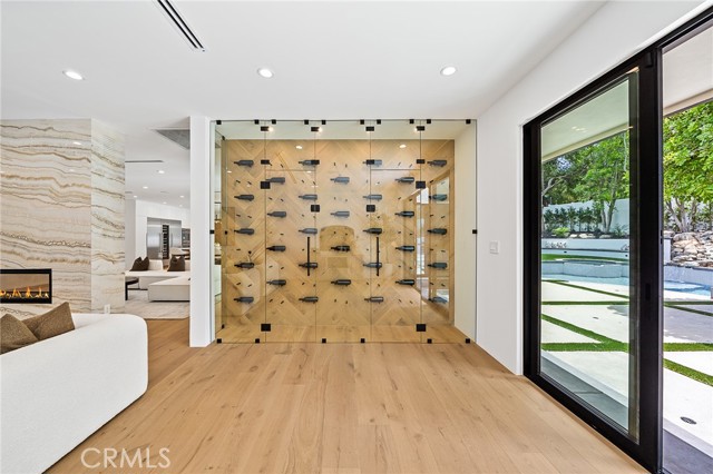 19750 Wells Drive, Woodland Hills CA: https://media.crmls.org/medias/d6a27089-7716-4f11-b77f-aa2669dd2fdf.jpg
