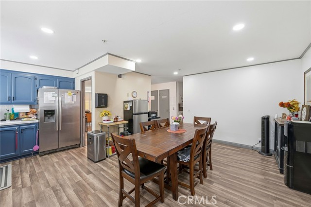 27828 Parkvale, Santa Clarita CA: https://media.crmls.org/medias/d6a2855d-ca83-43df-94d5-27d991c55243.jpg