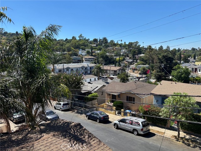 Detail Gallery Image 18 of 22 For 5020 Aldama, Los Angeles,  CA 90042 - 5 Beds | 2 Baths