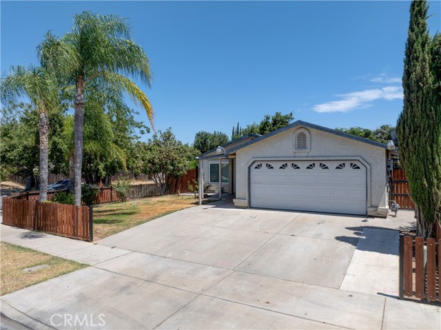 402 La Mesa Street, Merced CA: https://media.crmls.org/medias/d6a2de50-8d10-4e3c-9be0-68486fbd1354.jpg