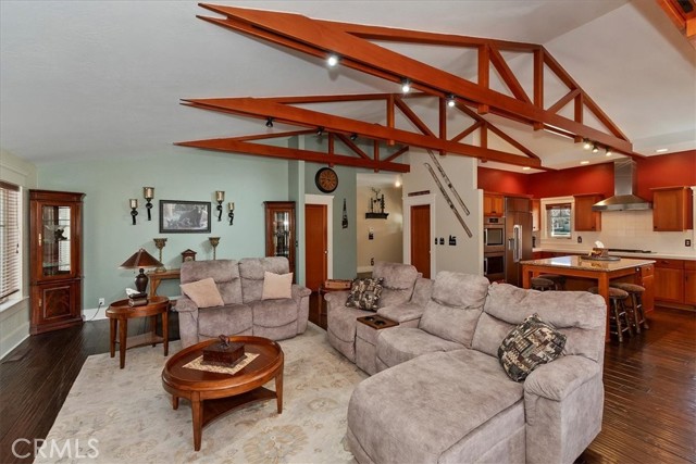 Detail Gallery Image 13 of 50 For 41922 Centre Ct, Big Bear Lake,  CA 92315 - 3 Beds | 3/1 Baths