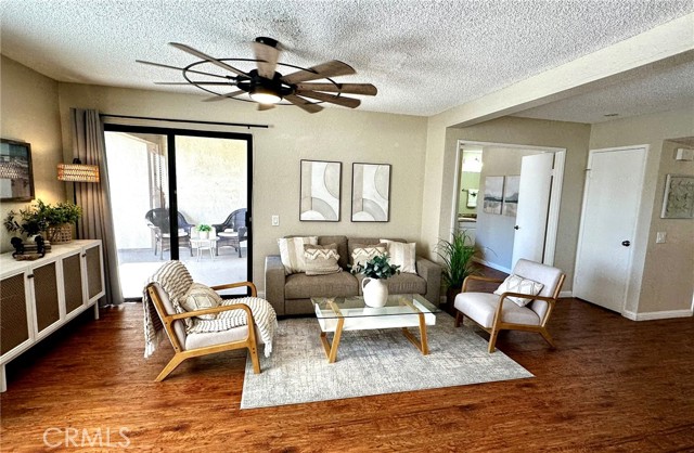 Detail Gallery Image 3 of 27 For 16581 Grunion Lane #204,  Huntington Beach,  CA 92649 - 2 Beds | 2 Baths