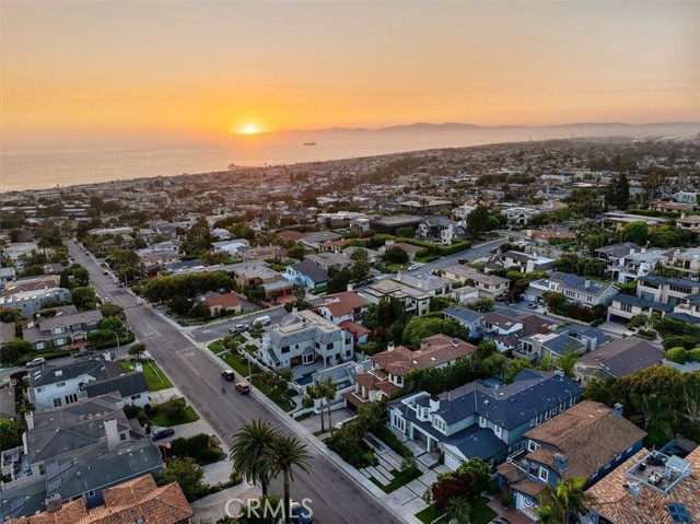 1019 Duncan Avenue, Manhattan Beach, California 90266, 5 Bedrooms Bedrooms, ,5 BathroomsBathrooms,Single Family Residence,For Sale,Duncan,SB24155948