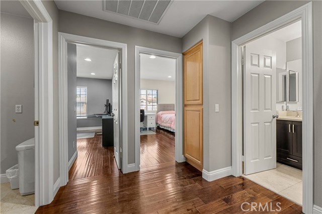 Image 38 of 59 For 8830 Wiley  