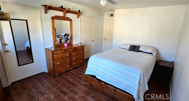 14287 Foothill Boulevard, Sylmar CA: https://media.crmls.org/medias/d6a65873-9183-4ab4-abef-5596822a2af3.jpg