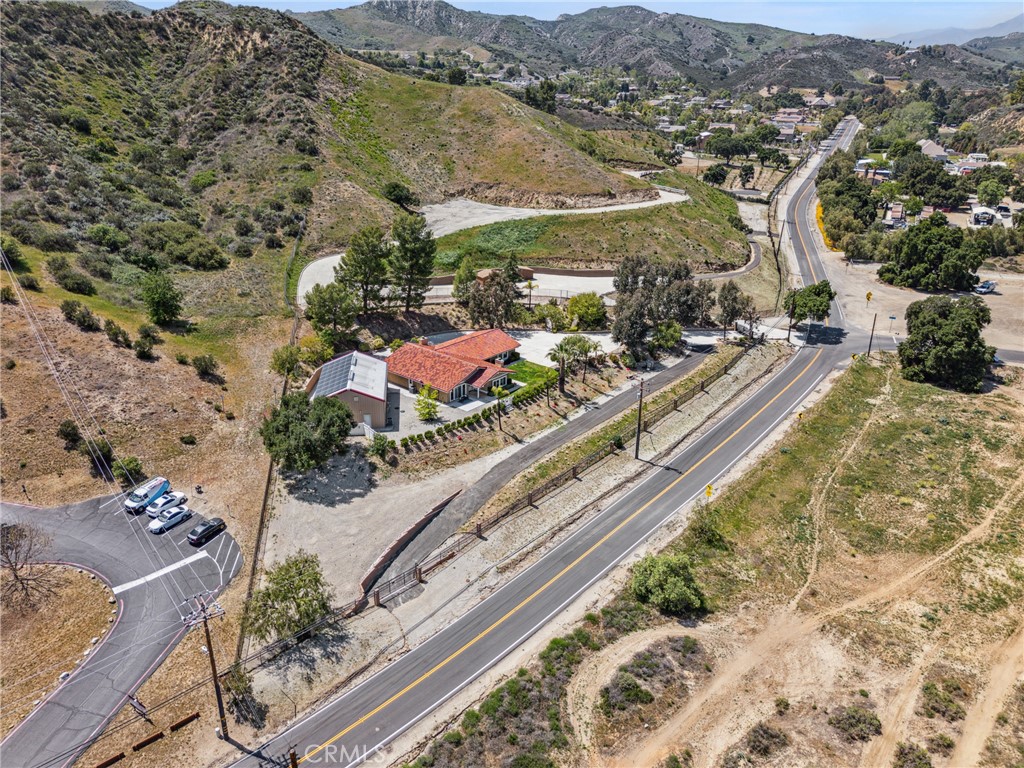 https://media.crmls.org/medias/d6a6b508-4271-44b0-833b-85e684a13534.jpg?preset=X-Large