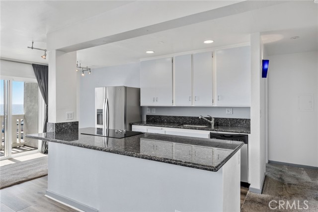 Detail Gallery Image 9 of 38 For 640 the Village #216,  Redondo Beach,  CA 90277 - 2 Beds | 2 Baths