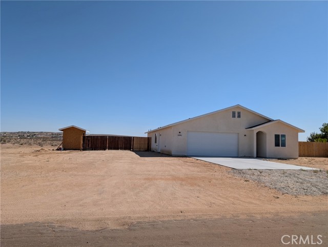 Detail Gallery Image 3 of 25 For 9878 Magnolia Ave, California City,  CA 93505 - 3 Beds | 2 Baths