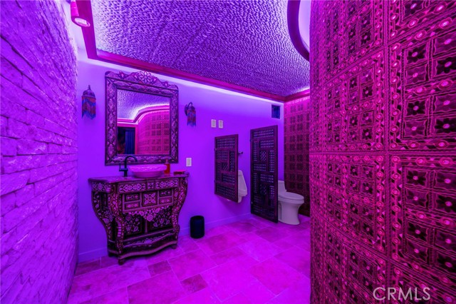 215 S Poinsettia Avenue, Manhattan Beach CA: https://media.crmls.org/medias/d6a85af2-04b4-4068-bb89-7f3f5f196312.jpg