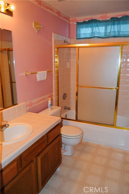 Detail Gallery Image 16 of 29 For 40748 Foxboro Ct, Bass Lake,  CA 93604 - 3 Beds | 3/1 Baths