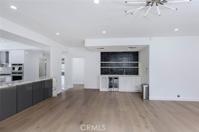 6037 Little Oak Lane, Woodland Hills CA: https://media.crmls.org/medias/d6aa92d6-d51f-4fa1-85ce-fcad99f5639a.jpg