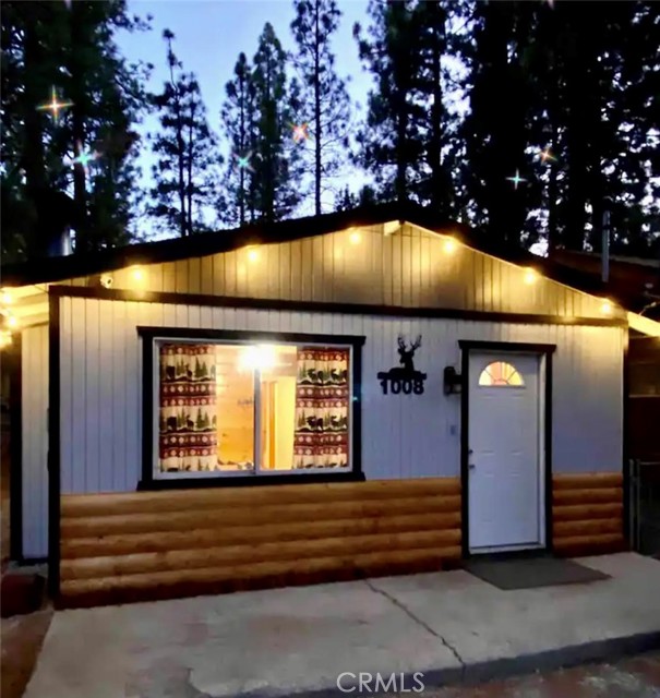 Detail Gallery Image 1 of 22 For 1008 E Country Club Bld, Big Bear City,  CA 92314 - 2 Beds | 2 Baths
