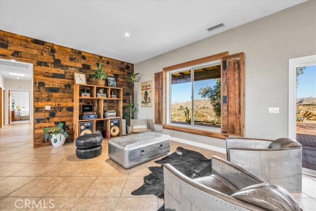7423 Juniper Road, Joshua Tree CA: https://media.crmls.org/medias/d6ab0ce4-0d57-4f79-a0bf-618e0478ef1e.jpg