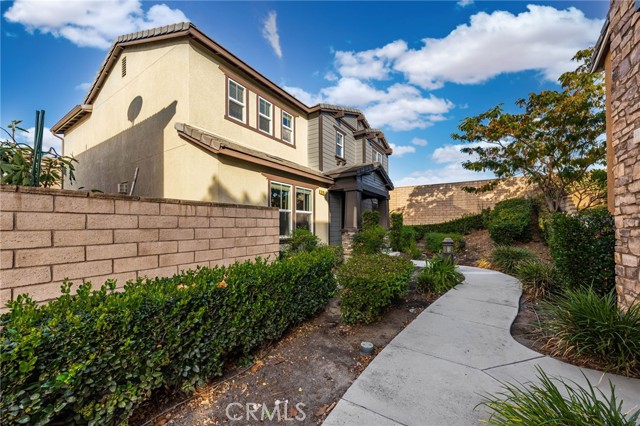 Detail Gallery Image 3 of 42 For 519 N Orange Privado, Ontario,  CA 91764 - 3 Beds | 2/1 Baths