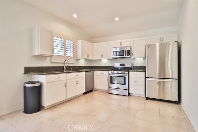 Detail Gallery Image 71 of 74 For 17141 Superior St, Northridge,  CA 91325 - 6 Beds | 4 Baths