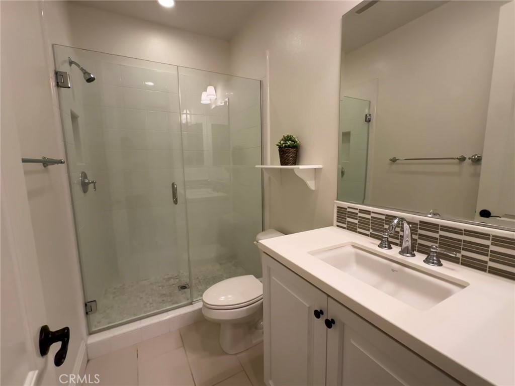 18 Meadow Pl