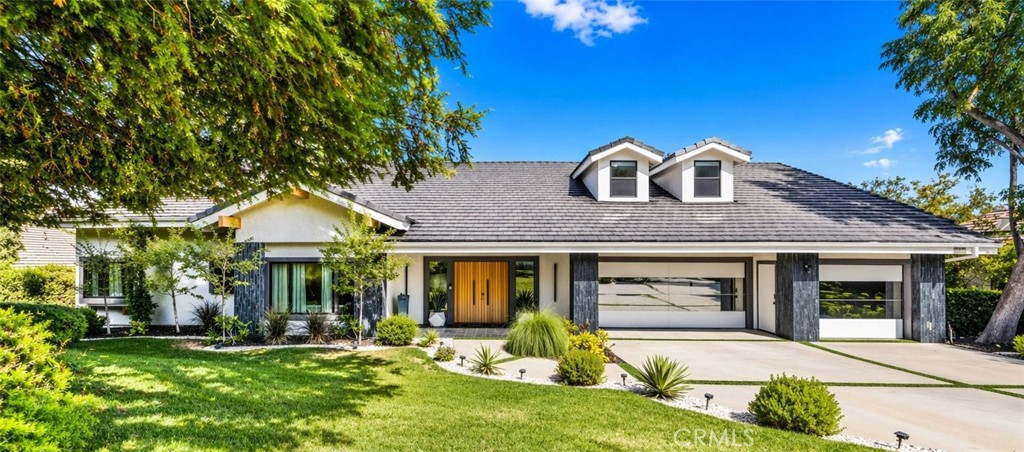 5001 Lakeview Canyon