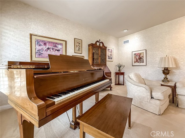 17508 Marilla Street photo 9
