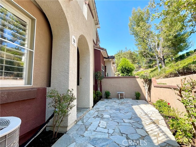 Detail Gallery Image 2 of 27 For 16 Mission Ct, Lake Forest,  CA 92610 - 2 Beds | 2/1 Baths