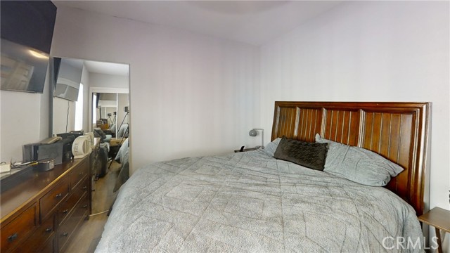 525 W 107th Street, Los Angeles CA: https://media.crmls.org/medias/d6b0b963-05e1-4a75-ac9f-85ac6525ad34.jpg
