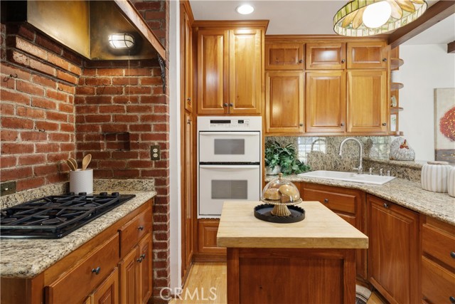 211 E Virginia Avenue, Glendora CA: https://media.crmls.org/medias/d6b1493b-76b6-44e6-88b4-747475e72d05.jpg