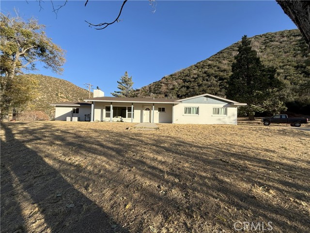 42930 Lake Hughes Road, Lake Hughes CA: https://media.crmls.org/medias/d6b15989-c95f-4c95-b175-a69bd3bfe5c1.jpg