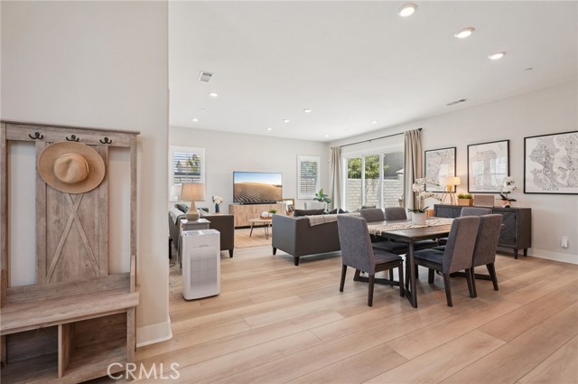 27008 Declaration Road, Valencia CA: https://media.crmls.org/medias/d6b1644d-1242-48e6-8eb9-c0444eec6d5f.jpg