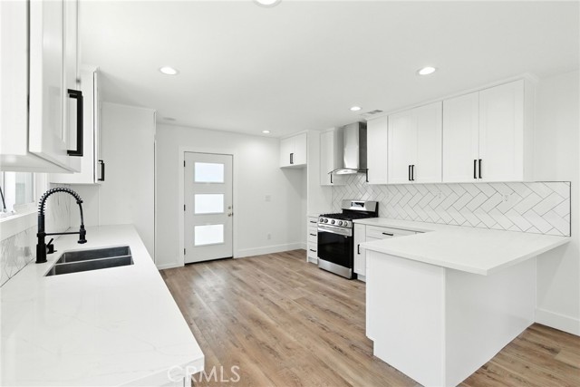 Detail Gallery Image 6 of 31 For 1849 W 66th St, Los Angeles,  CA 90047 - 3 Beds | 2 Baths
