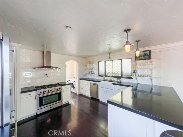 Detail Gallery Image 5 of 27 For 2444 the Strand, Hermosa Beach,  CA 90254 - 4 Beds | 3/1 Baths