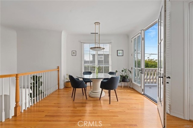 Detail Gallery Image 8 of 18 For 1002 5th St, Hermosa Beach,  CA 90254 - 5 Beds | 4/1 Baths