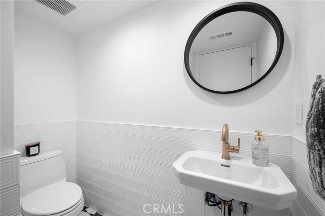 2305 Henrietta Avenue, La Crescenta CA: https://media.crmls.org/medias/d6b30e83-6820-4e79-9584-8dd40dbf77ca.jpg