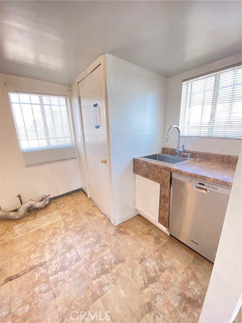 509 E 97th Street, Inglewood CA: https://media.crmls.org/medias/d6b366ff-7fc3-4fc7-9d4b-5c8c74aa366e.jpg