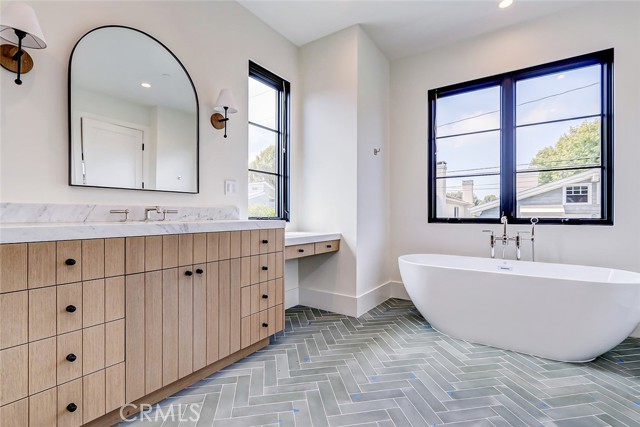 1825 Pacific Avenue, Manhattan Beach, California 90266, 5 Bedrooms Bedrooms, ,5 BathroomsBathrooms,Residential,Sold,Pacific,SB21268855