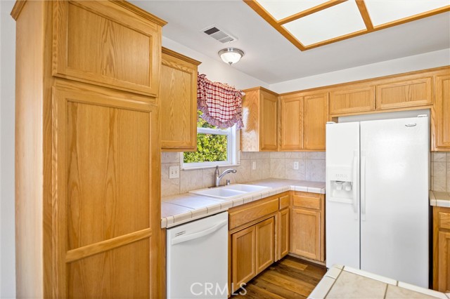 Detail Gallery Image 12 of 33 For 2010 Pebblestone, Red Bluff,  CA 96080 - 3 Beds | 2 Baths